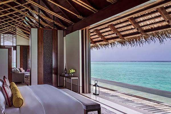 Hotelzimmer mit Meerblick im One & Only Reethi Rah