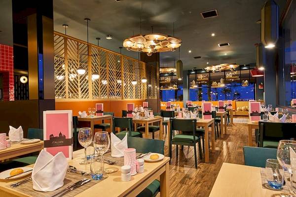 Restaurant in Riu Atoll Hotel