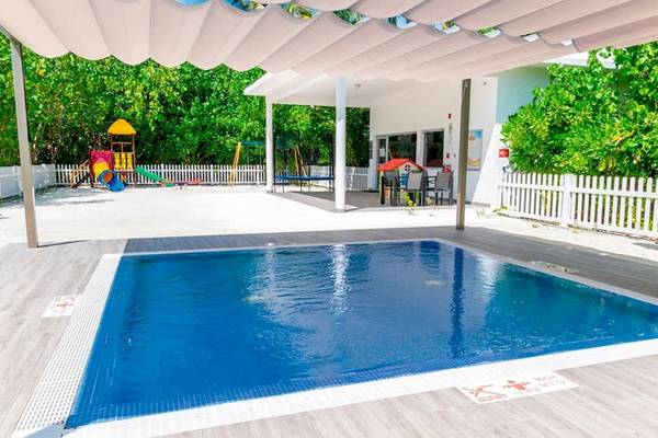 Inner Pool auf Riu Atoll Hotel