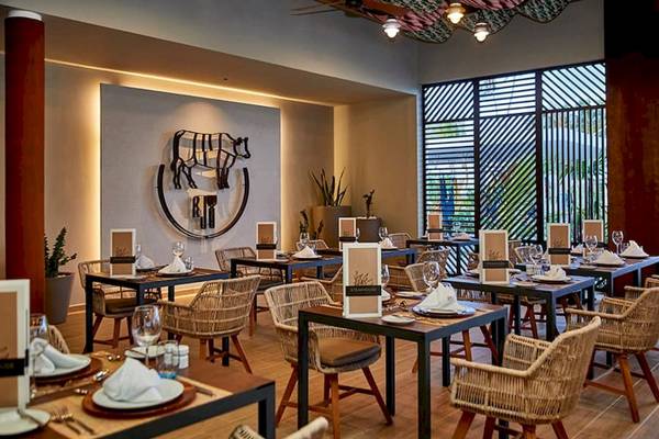 Restaurant in Riu Atoll Hotel