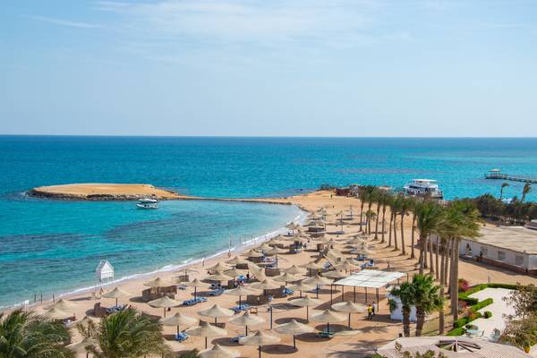 Blick auf das Meer und den Strand eines Hotels in Hurghada