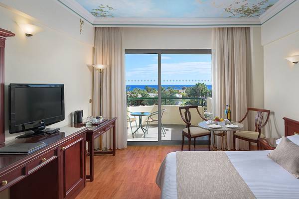 Hotelzimmer mit Meerblick und Balkon, Atrium Palace Thalasso Spa Resort & Villas