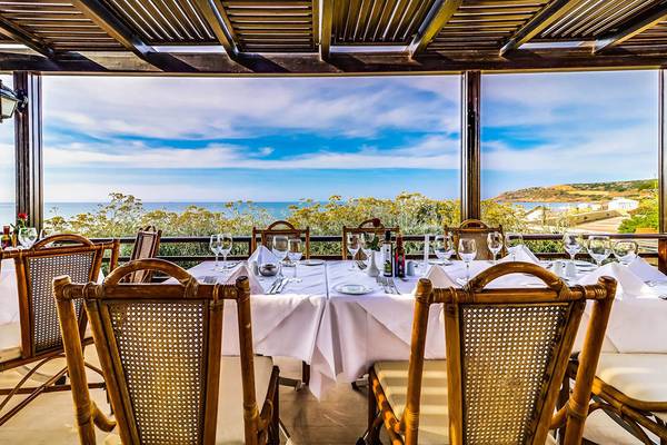 Speisebereich des Creta Royal - Adults Only Hotels mit Blick auf das Meer