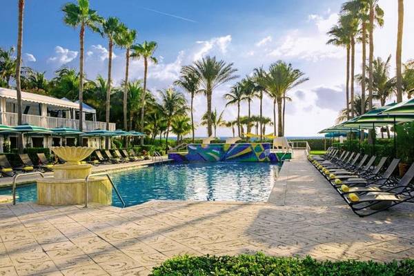 Kimpton Surfcomber in Miami