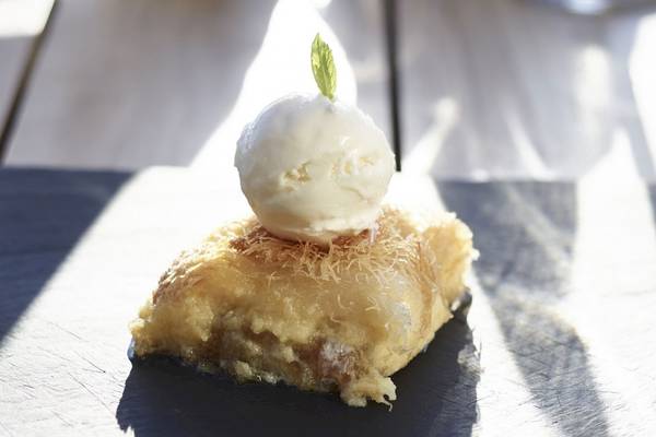 Vencia Boutique Hotel Speisen mit Eiscreme und Minze