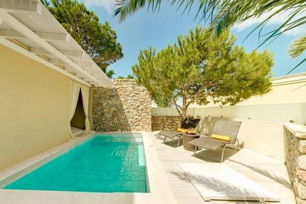 Antinea Suites & Spa in Santorin