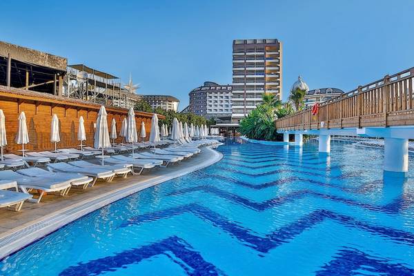 Saturn Palace Resort in Antalya, Pool