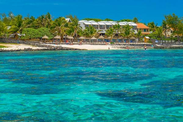 Le Peninsula Bay Beach Resort & Spa in Mauritius