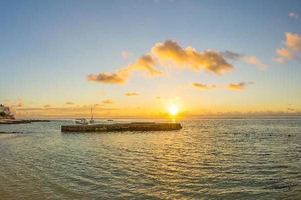 Le Peninsula Bay Beach Resort & Spa in Mauritius