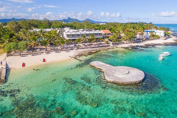 Le Peninsula Bay Beach Resort & Spa in Mauritius