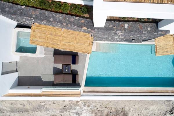 Santo Pure Oia Suites & Villas in Santorin