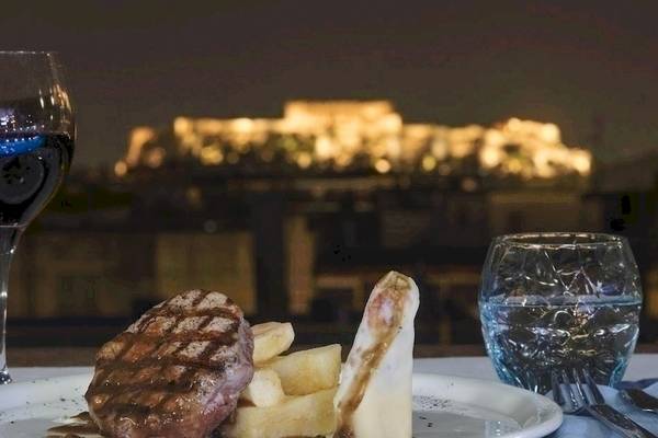 Abendessen im Melia Athens Hotel mit Blick auf die Akropolis