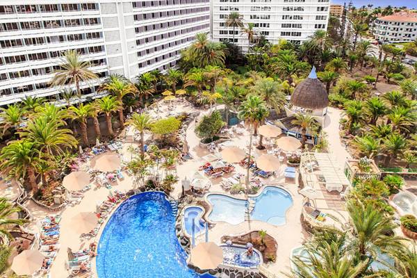 Luftaufnahme des Abora Buenaventura Hotels mit Außenbereich und Swimmingpools.