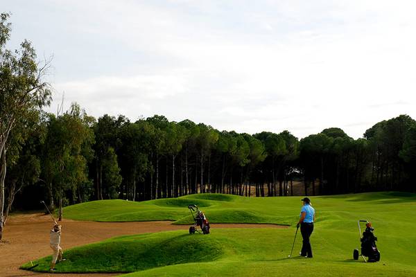 Golfspieler auf dem Golfplatz der Sueno Hotels Deluxe Belek