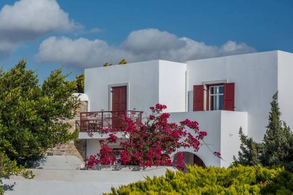 Naxos Palace in Santorin