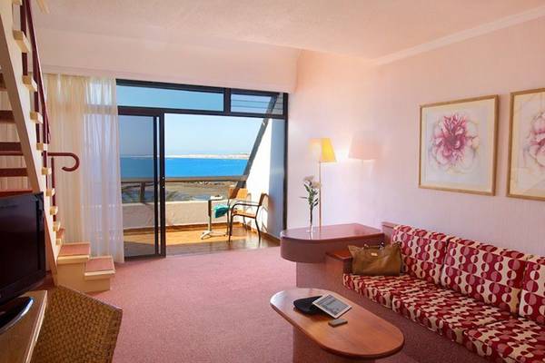 Zimmer im Don Gregory by Dunas Hotel mit Blick auf das Meer.