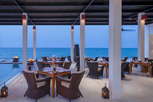 Abendessen im Chedi Muscat Hotel mit Blick auf den Ozean