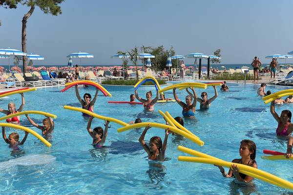 Aquagym-Kurs im Schwimmbad des Maritim Hotel Paradise Blue Albena