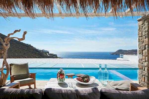 Pool mit Meerblick im Myconian Villa Collection Hotel