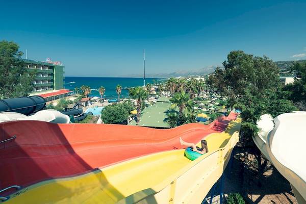 Aussicht auf den Wasserpark und das Hotel Star Beach Village.