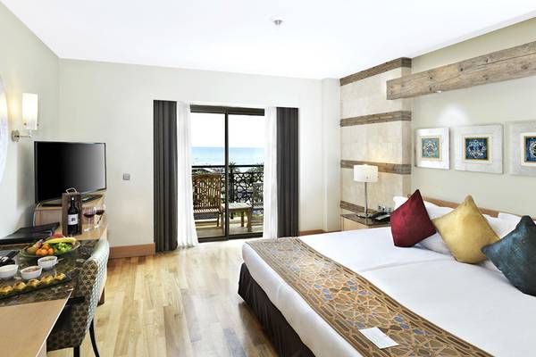 Luxuriöses Hotelzimmer mit Meerblick im Kempinski Hotel The Dome Belek