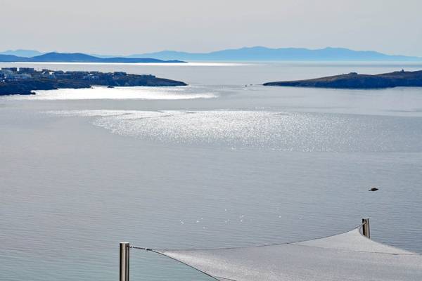 Meerblick vom Absolute Mykonos Suites & More Hotel.