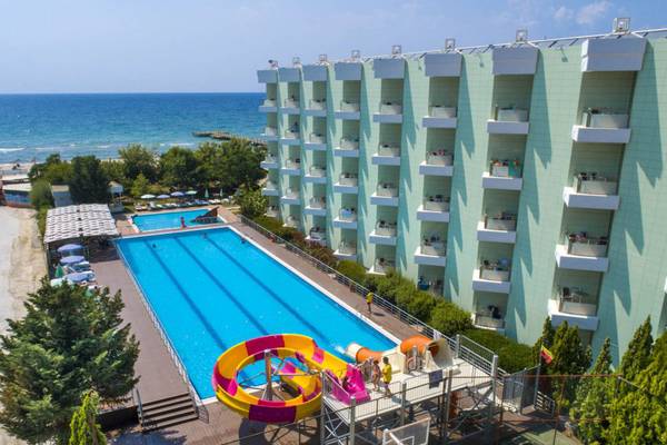 Grand Belish Resort Hotel & Spa mit Außenpool und Wasserrutsche