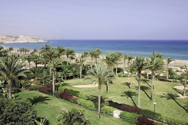 Blick auf den Golfplatz und das Meer vom SBH Hotel Costa Calma Palace.