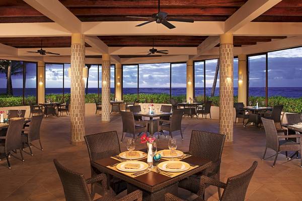 Restaurant im Dreams Tulum Resort & Spa mit Blick auf den Ozean
