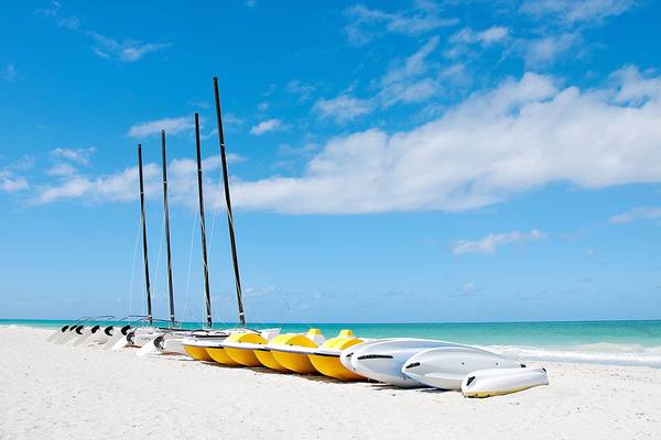 Boote am Strand von Valentin Varadero El Patriarca Hotel