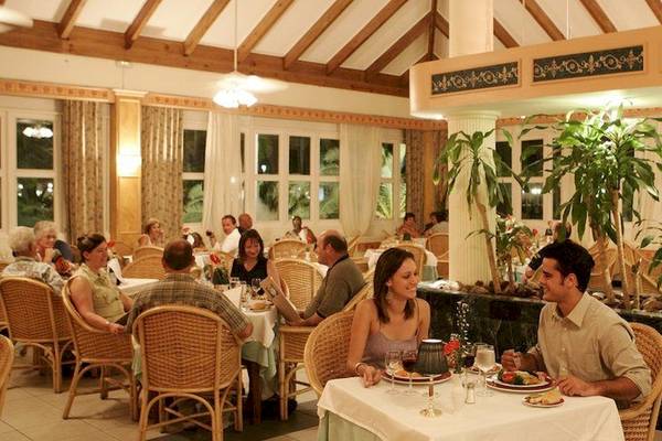 Gaste im Restaurant des Grand Palladium Bavaro Suites Resort & Spa