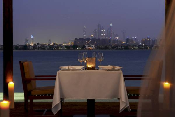 Abendessen im Sofitel Dubai The Palm mit Blick auf die Stadt
