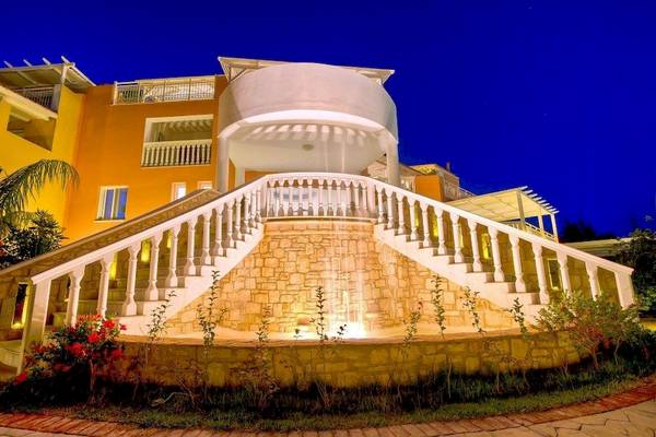 Belvedere Luxury Suites in Zakynthos