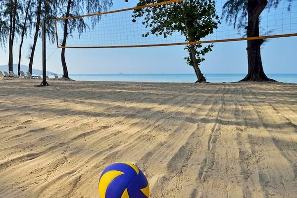 Volleyballplatz am Strand des Dusit Thani Krabi Beach Resort