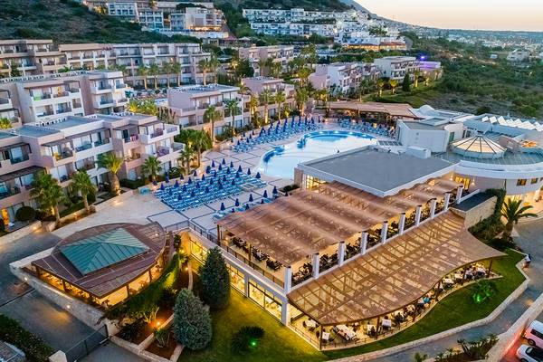 Grand Hotel Holiday Resort in Heraklion