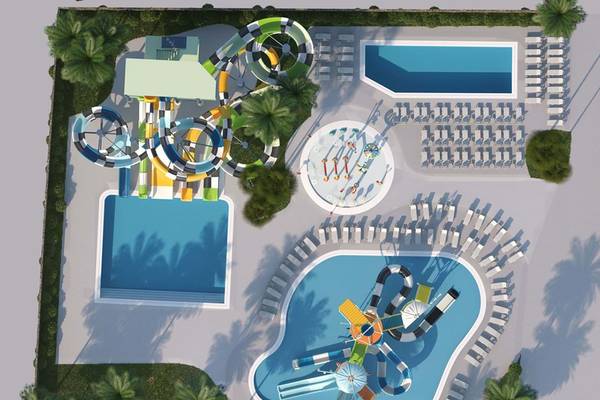 Luftaufnahme des Creta Maris Resorts Wasserparks mit Pools und Wasserrutschen