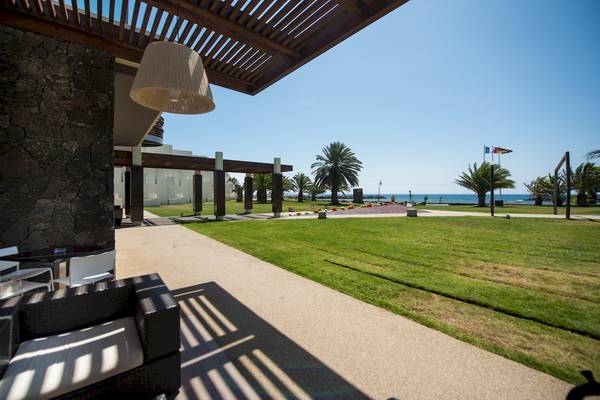 Aussicht vom HD Beach Resort auf den Strand und das Meer