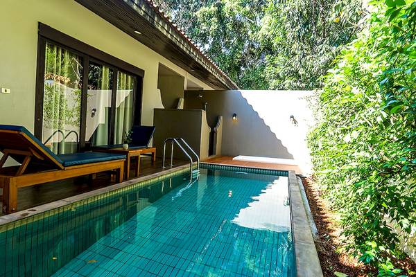 Private Pool Villa mit Außenbereich im Saree Samui Resort.