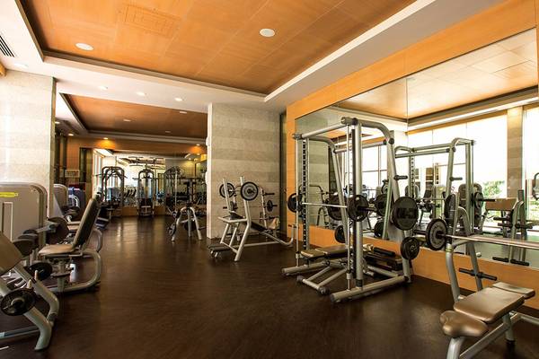 Fitness Center im Cornelia Diamond Golf Resort & Spa mit verschiedenen Trainingsgeräten
