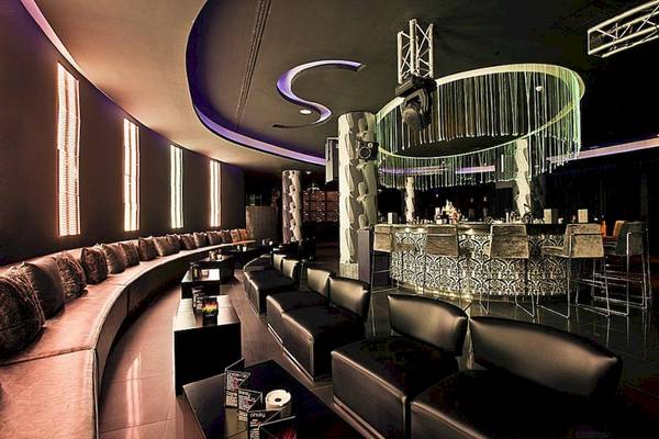 Gran Melia Palacio de Isora Hotellounge mit Bar und Sitzecken
