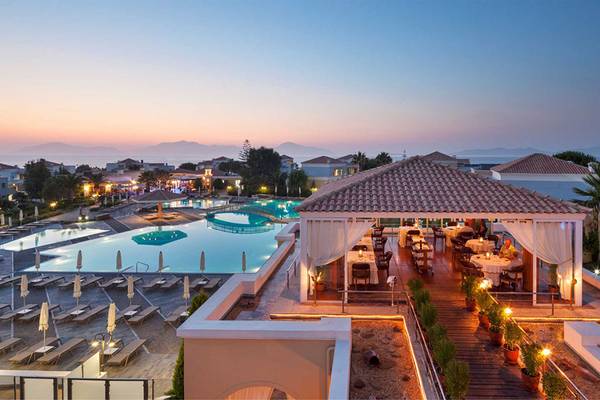 Neptune Hotels Resort in Kos, Pool Blick