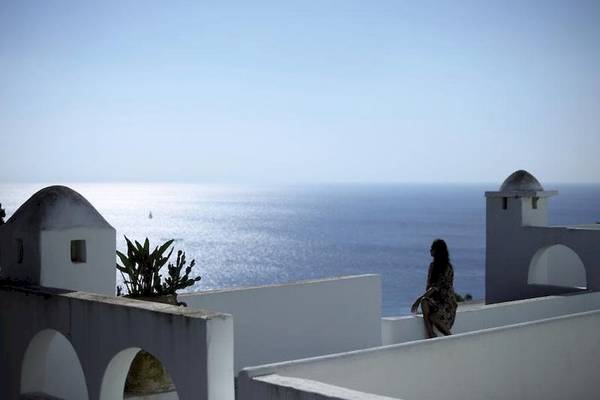 Aussicht auf das Meer vom Balkon des Esperos Village Blue & Spa Hotels