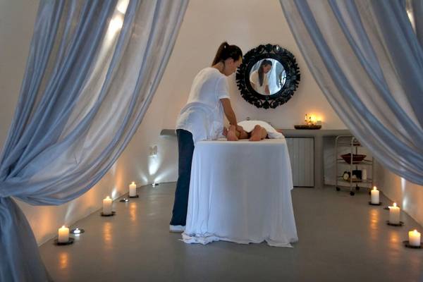 Massage Behandlung im Hotel Ambassador Aegean Luxury Hotel & Suites