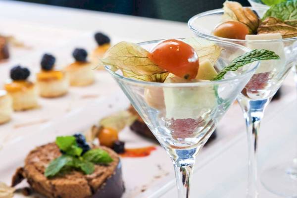 Cocktails und Happenings im Occidental Jandia Royal Level Hotel