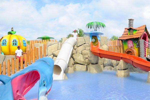Wasserpark im Bahia Principe Grand Bavaro Hotel mit Rutschen und Wasserspielen