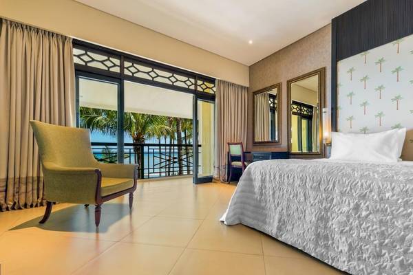 Hotelzimmer im Le Meridien Ile Maurice mit Balkon und Meerblick