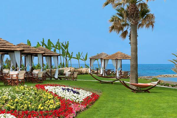 Pioneer Beach Hotel in Paphos