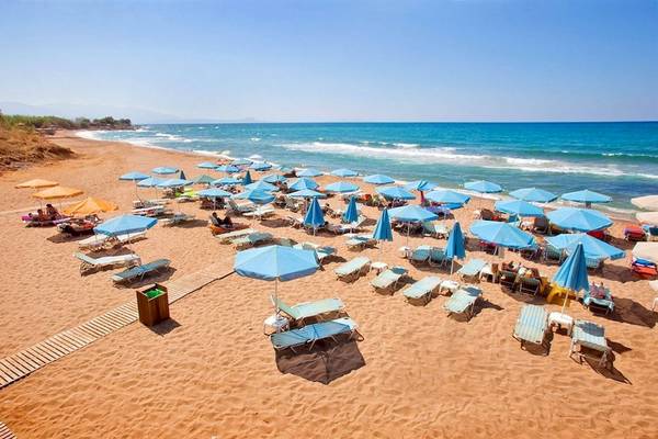 Dedalos Beach in Heraklion