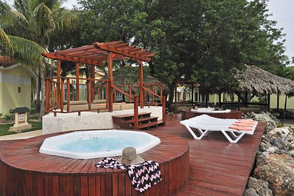 Whirlpool auf der Terrasse des Sol Palmeras Hotels