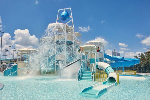 Wasserpark im Atlantica Dreams Resort mit Wasserrutschen und Wasserspielen